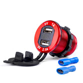 Vattentät USB-laddare med digital voltmeter för 12–24 V