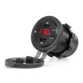 Vandtæt USB-C billader med digitalt voltmeter og rød LED-indikator