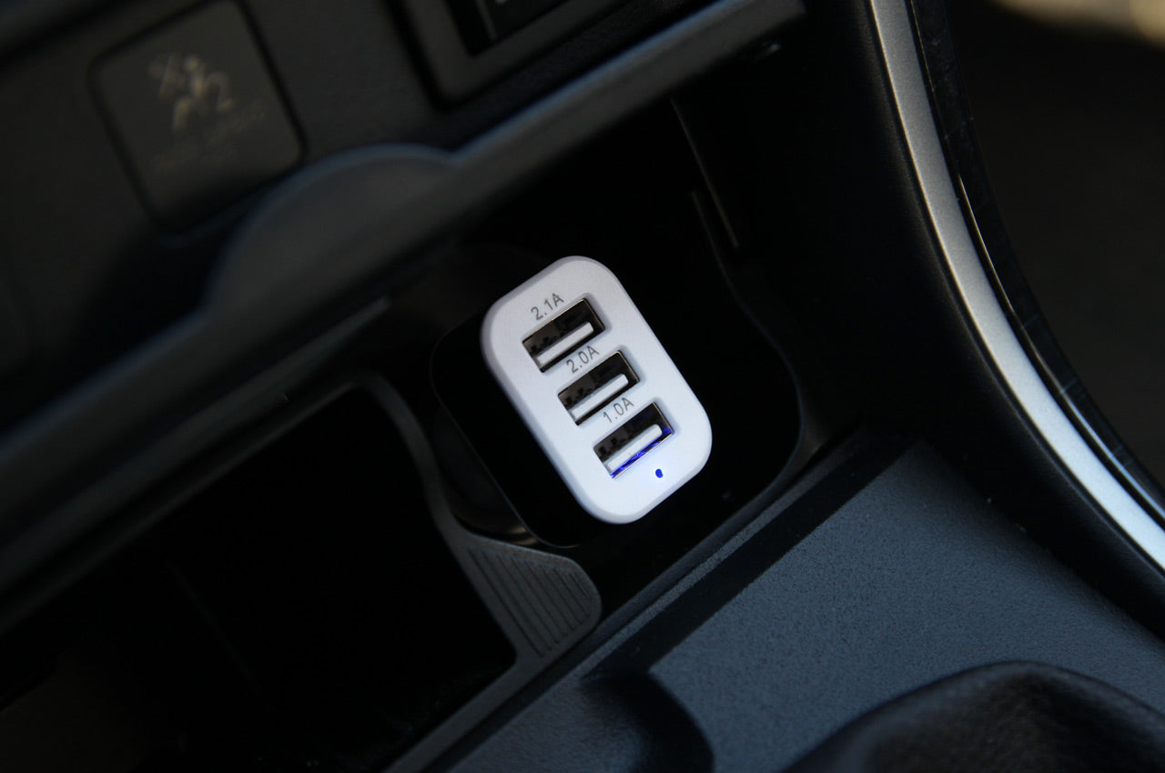USB-billaddare PCH-03 med tre utgångar
