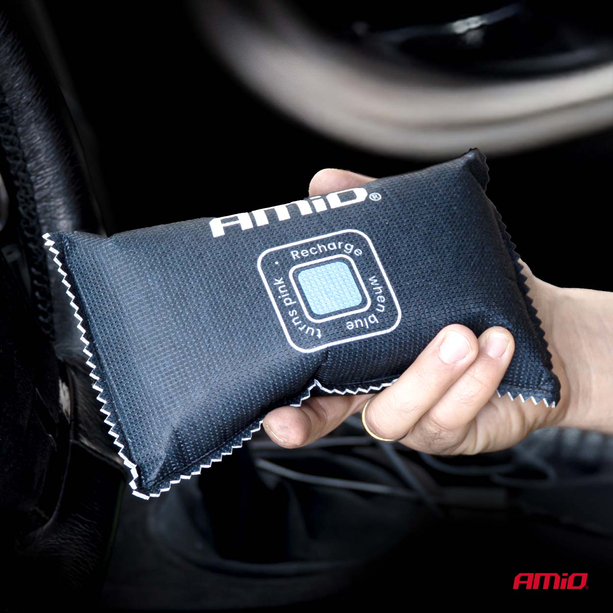 Fugtabsorber med indikator til bilens kabine