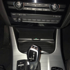BMW X3 / X4 2014-2017 trådlös mobilladdare med 10W snabbladdning 