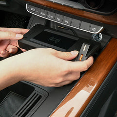 Audi A4/A5 2016-2024 trådlös mobilladdare med 15 W snabbladdning 