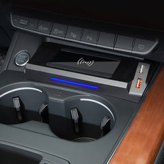 Audi A4/A5 2016-2024 trådlös mobilladdare med 15 W snabbladdning 