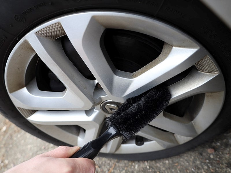 Detailingverktyg från CARMOTION samlade i ett set