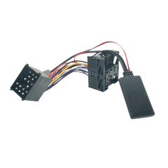 Bluetooth Adapter – BMW E46 (2002–2006) med sladdar för anslutning av bilradio.