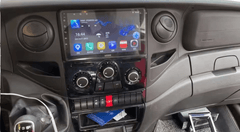 Iveco Daily 07-14 - 9" radio med Apple CarPlay och Android Auto installerad i fordonets instrumentpanel.